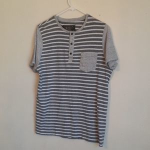 Broken threads Men tee size large with a stripes w